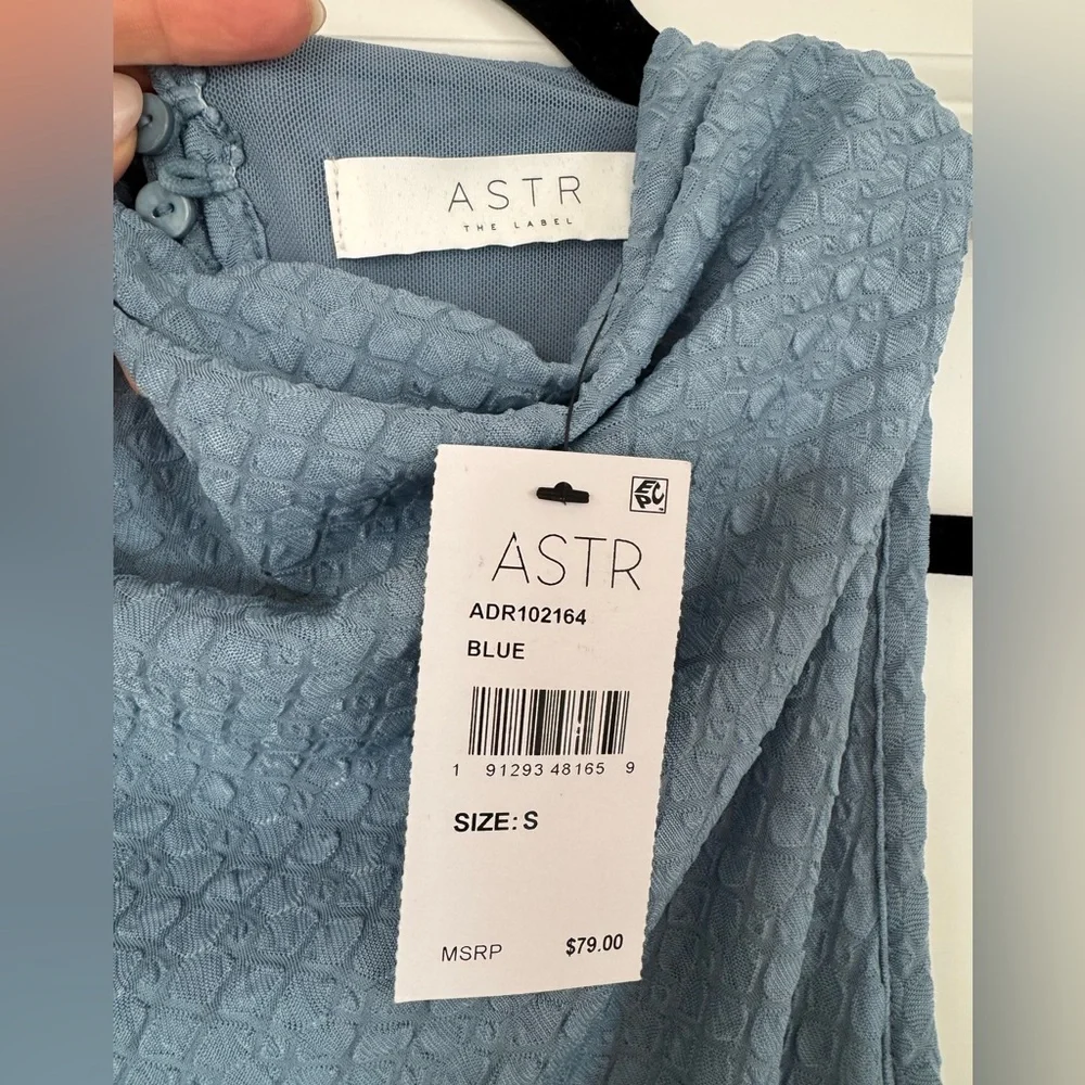 ASTR the label Textured Cowl Neck Midi Dress - Picture 4 of 4